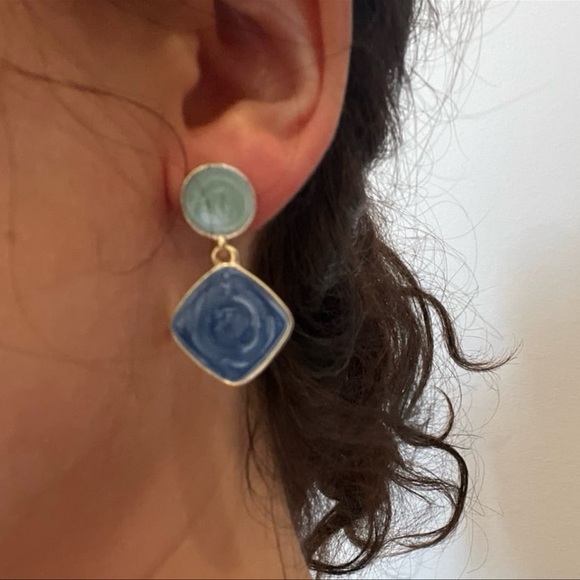 Artsy two-tone statement earrings - Picture 7 of 8